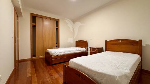 Apartamento t3 para arrendamento - santa cruz