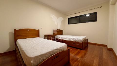 Apartamento t3 para arrendamento - santa cruz