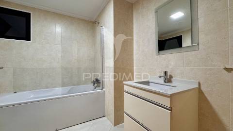 Apartamento t3 para arrendamento - santa cruz
