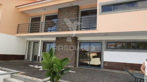 Moradia t4 em s.roque completamente nova