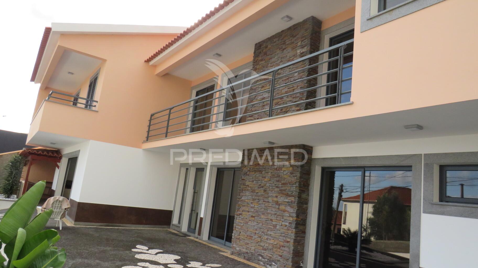Moradia t4 em s.roque completamente nova