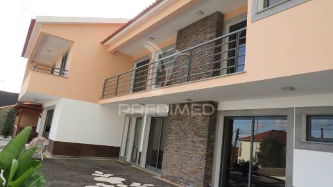 Moradia t4 em s.roque completamente nova