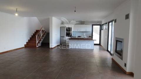 Moradia t4 em s.roque completamente nova