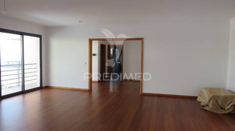 Moradia t4 em s.roque completamente nova