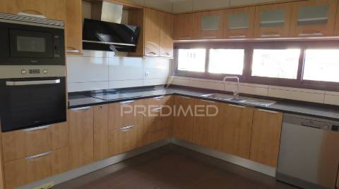 Moradia t4 em s.roque completamente nova