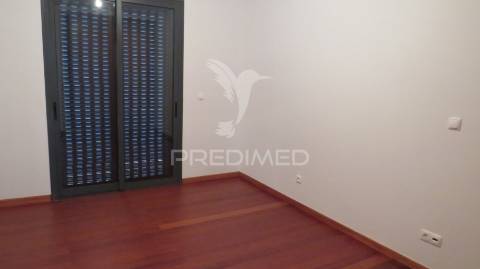 Moradia t4 em s.roque completamente nova