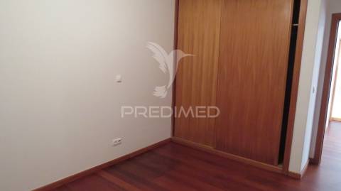 Moradia t4 em s.roque completamente nova