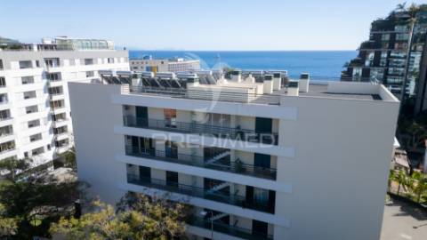 Viver entre o sol e a montanha. t3 exclusivo perto do centro do funchal