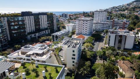 Viver entre o sol e a montanha. t3 exclusivo perto do centro do funchal