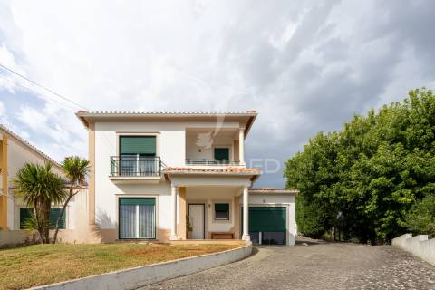 Moradia t3 em alcobaça