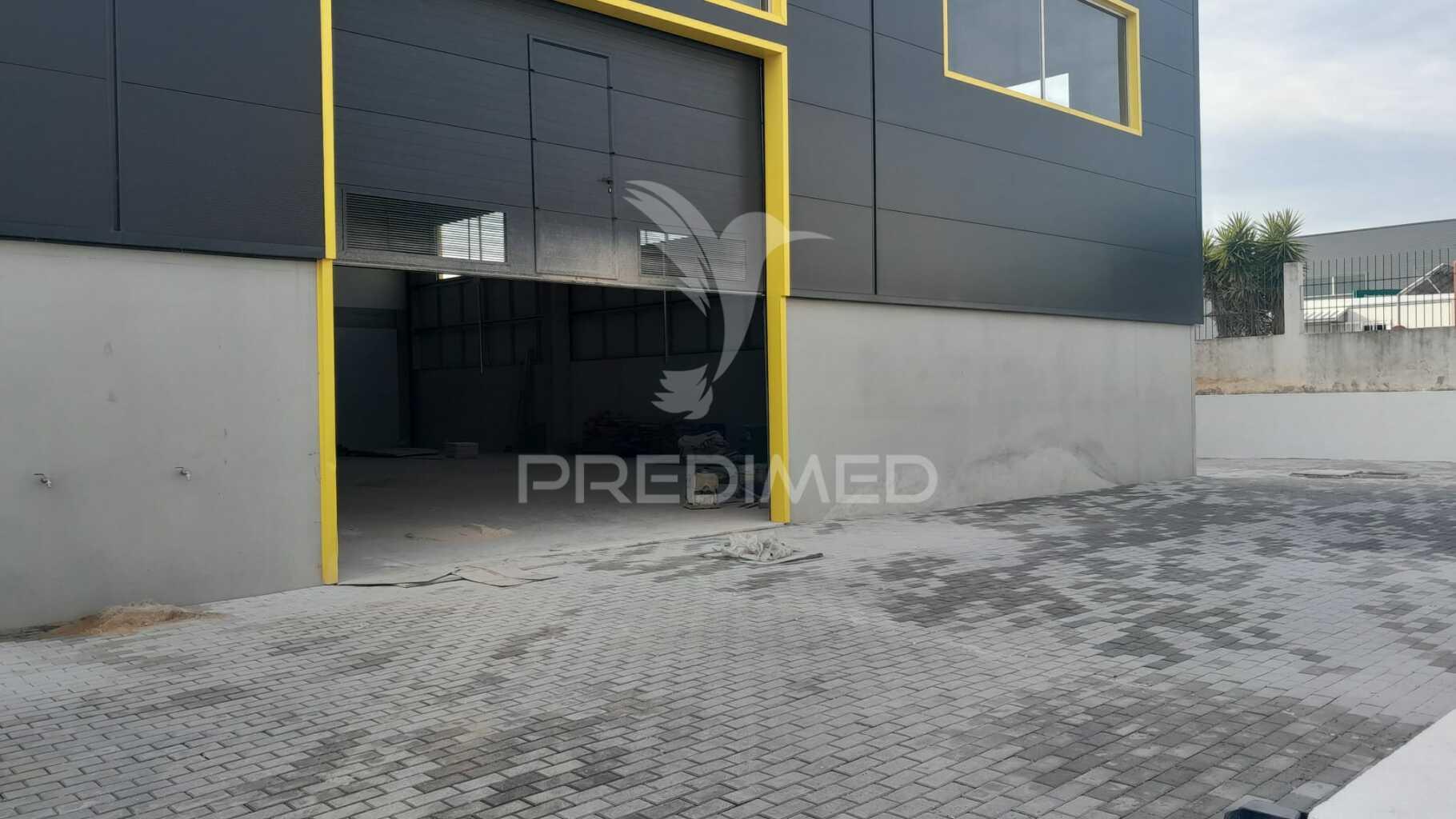 Vender armazém c/ logradouro loures marl proximo aeroporto