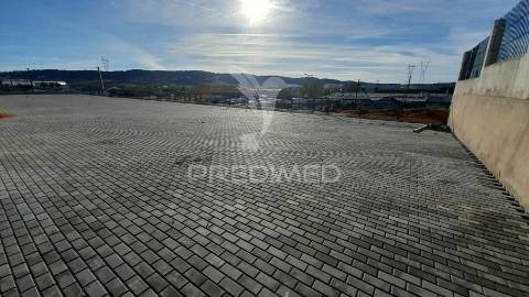 Vender armazém c/ logradouro loures marl proximo aeroporto