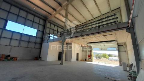 Vender armazém c/ logradouro loures marl proximo aeroporto