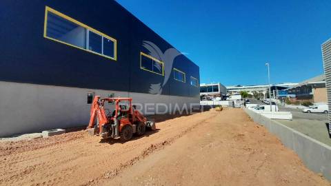 Vender armazém c/ logradouro loures marl proximo aeroporto