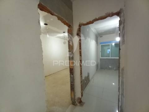 Apartamento t3 totalmente remodelado - paivas