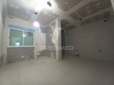 Apartamento t3 totalmente remodelado - paivas