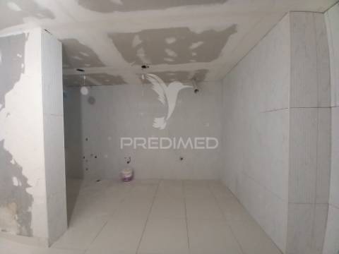 Apartamento t3 totalmente remodelado - paivas