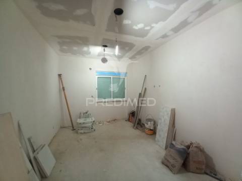 Apartamento t3 totalmente remodelado - paivas