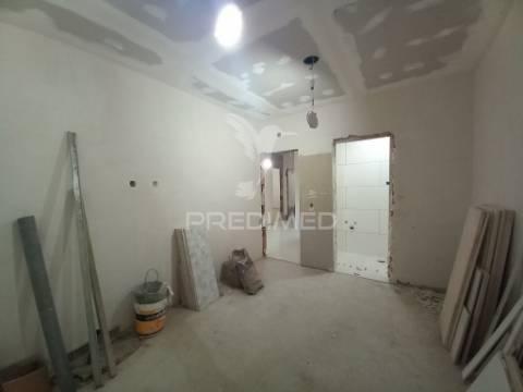 Apartamento t3 totalmente remodelado - paivas