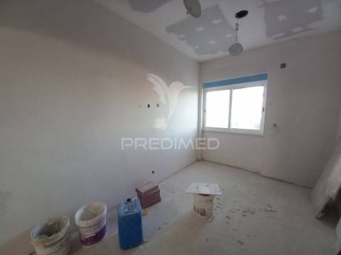 Apartamento t3 totalmente remodelado - paivas