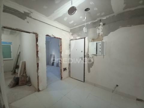Apartamento t3 totalmente remodelado - paivas