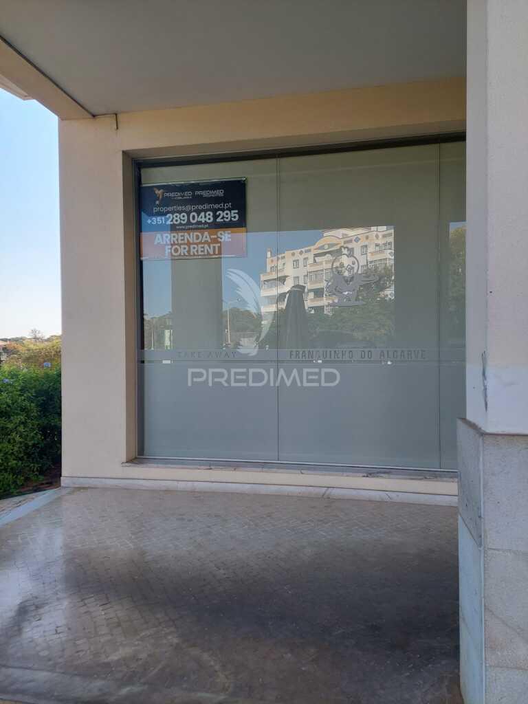 Quarteira – loja equipada para restauração