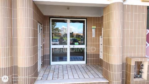 Apartamento t3 com estacionamento, centro portimão