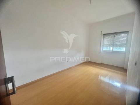 Apartamento t3 c/ varanda - vila chã