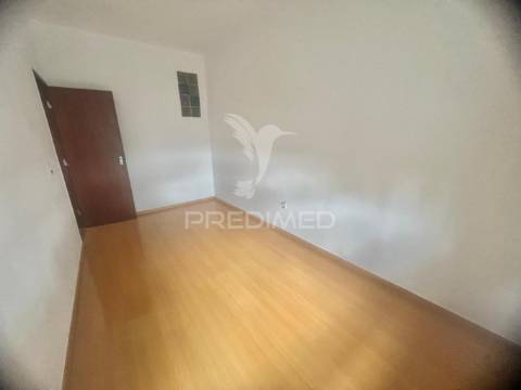 Apartamento t3 c/ varanda - vila chã