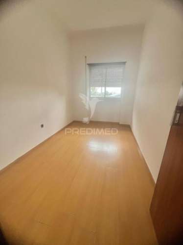 Apartamento t3 c/ varanda - vila chã