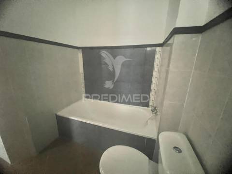 Apartamento t3 c/ varanda - vila chã