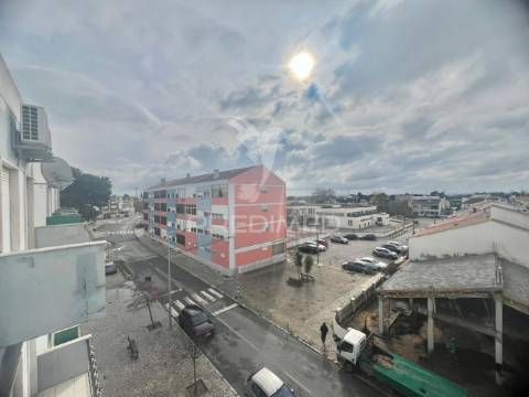 Apartamento t3 c/ varanda - vila chã