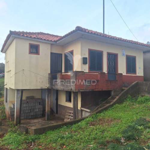Moradia antiga, isolada t2, em são jorge - ilha da madeira