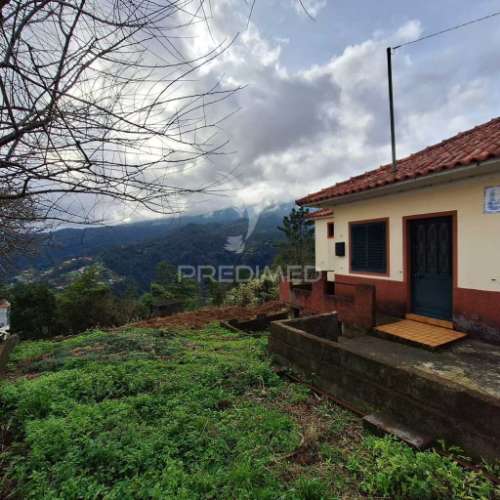 Moradia antiga, isolada t2, em são jorge - ilha da madeira