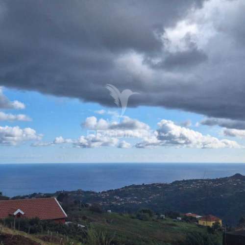 Moradia antiga, isolada t2, em são jorge - ilha da madeira