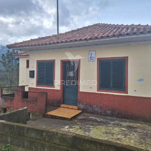 Moradia antiga, isolada t2, em são jorge - ilha da madeira