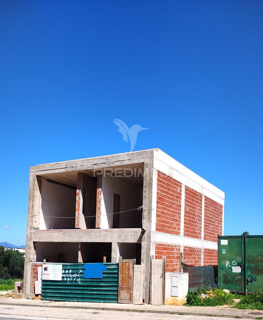 Moradia t3 com logradouro no parchal, lagoa