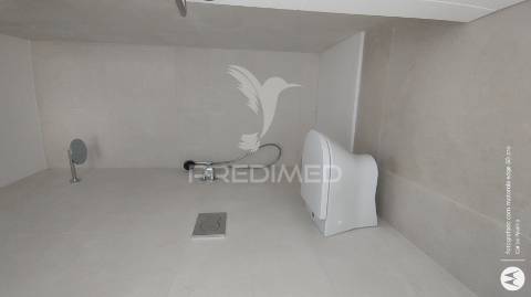 Moradia m4 com piscina na bela vista,parchal