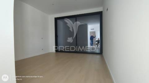 Moradia m4 com piscina na bela vista,parchal