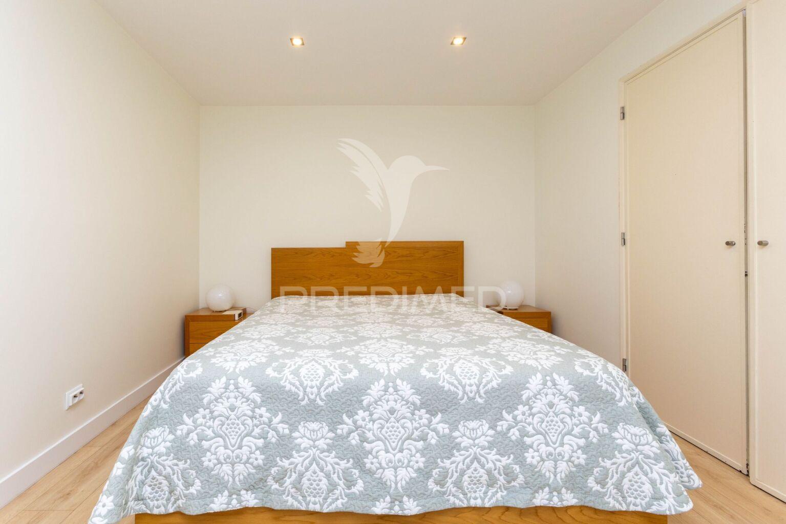 Apartamento com 4 quartos, remodelado, no liceu, setúbal