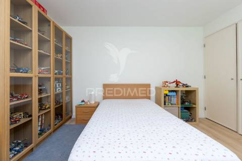 Apartamento com 4 quartos, remodelado, no liceu, setúbal