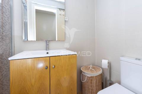 Apartamento com 4 quartos, remodelado, no liceu, setúbal