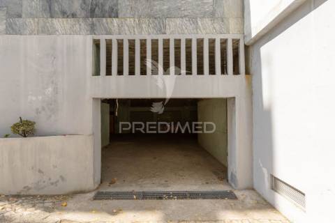 Apartamento com 4 quartos, remodelado, no liceu, setúbal