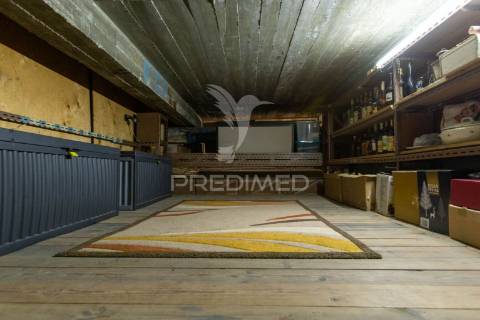 Apartamento com 4 quartos, remodelado, no liceu, setúbal
