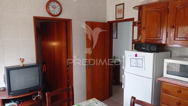 Quintinha isolada, com 710 m2 de terreno, em margem, concelho de gavião.