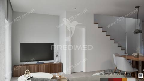 Moradia geminada t2+3 com piscina