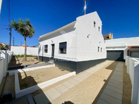 Moradia isolada t3, totalmente remodelada,  na charneca da caparica