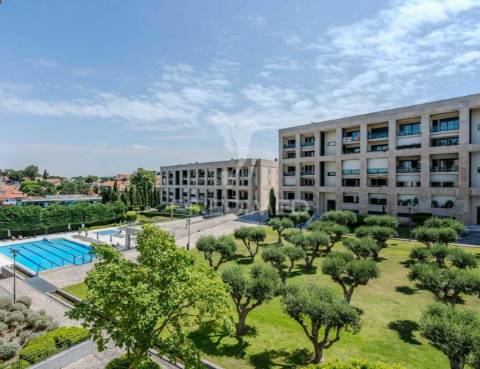 Apartamento t3 para arrendamento i condomínio villa restelo, com jardim e piscina no restelo/belém