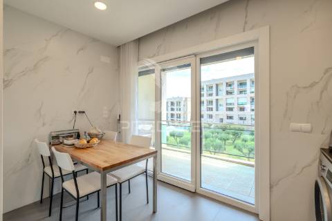 Apartamento t3 para arrendamento i condomínio villa restelo, com jardim e piscina no restelo/belém