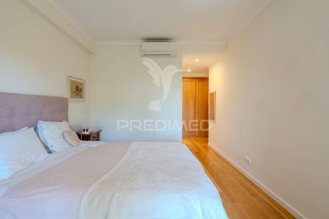 Apartamento t3 para arrendamento i condomínio villa restelo, com jardim e piscina no restelo/belém